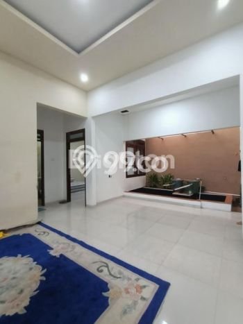 Lokasi strategis! Rumah siap huni disewakan di Colomadu LB 137m2 Lokasi strategis! Rumah siap huni disewakan di Colomadu LB 137m2