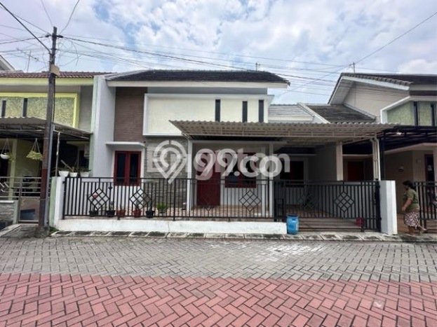 Hunian Nyaman Asri 3 KT Siap Pakai di Solo Baru Surakarta Hunian Nyaman Asri 3 KT Siap Pakai di Solo Baru Surakarta