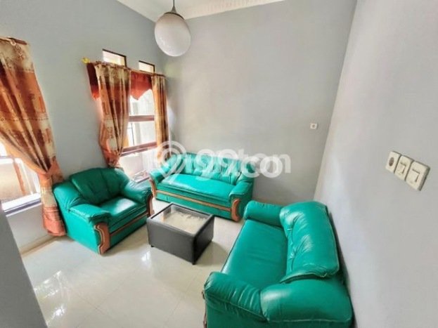 For Sale Rumah 3 Kamar Lokasi Strategis Bagus dan Strategis di Banyuanyar For Sale Rumah 3 Kamar Lokasi Strategis Bagus dan Strategis di Banyuanyar