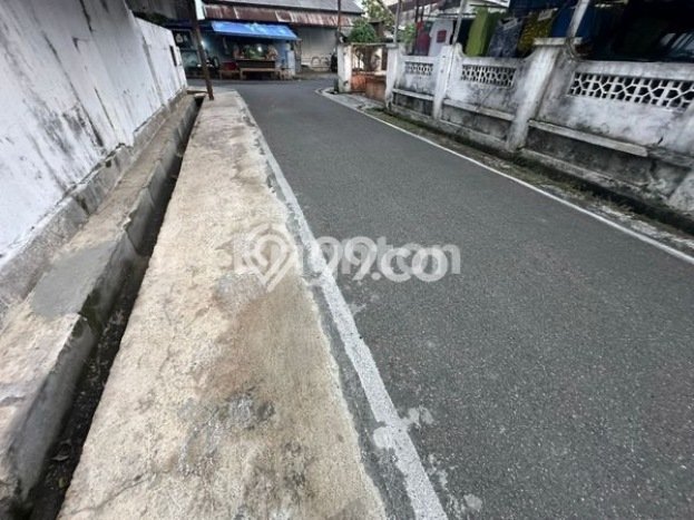 For Sale Rumah 3 Kamar Lokasi Strategis Bagus dan Strategis di Laweyan For Sale Rumah 3 Kamar Lokasi Strategis Bagus dan Strategis di Laweyan