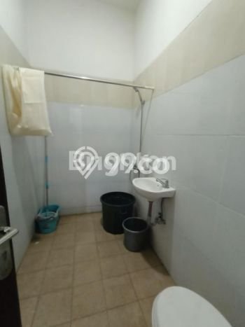 Lokasi strategis! Rumah siap huni disewakan di Colomadu LB 137m2 Lokasi strategis! Rumah siap huni disewakan di Colomadu LB 137m2