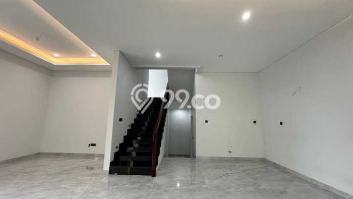For Sale! Luxury House LT 221m2 Desain Modern di BSD For Sale! Luxury House LT 221m2 Desain Modern di BSD