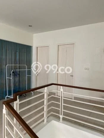 Disewakan Hunian Konsep Modern di BSD Tangerang Selatan dengan 5 Kamar Disewakan Hunian Konsep Modern di BSD Tangerang Selatan dengan 5 Kamar
