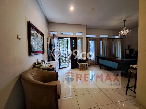 For Sale Hunian Rumah Terawat 5 Kamar di Galaxy, Bekasi For Sale Hunian Rumah Terawat 5 Kamar di Galaxy, Bekasi
