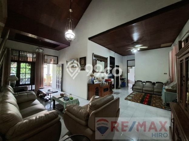 Ready to Use! Luxury House LT 709m2 Desain Elegan di Jaka Permai Ready to Use! Luxury House LT 709m2 Desain Elegan di Jaka Permai