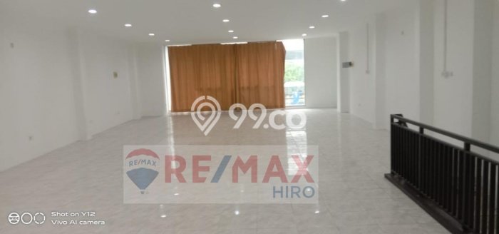 LOKASI PREMIUM! Ruko Kawasan , Luas 518m2m², Jalan Utama, Area Bisnis LOKASI PREMIUM! Ruko Kawasan , Luas 518m2m², Jalan Utama, Area Bisnis