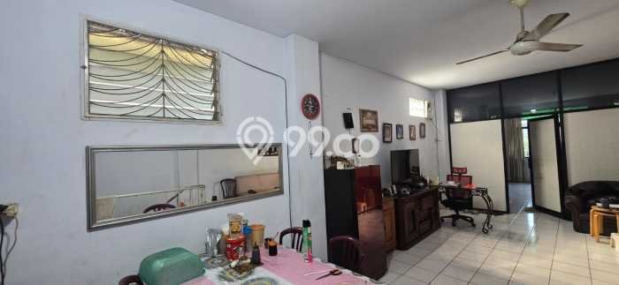Untuk Dijual! Ruko di Tamansari Jakarta Barat LT 105m2 / LB 250m2 Kawasan Strategis Untuk Dijual! Ruko di Tamansari Jakarta Barat LT 105m2 / LB 250m2 Kawasan Strategis