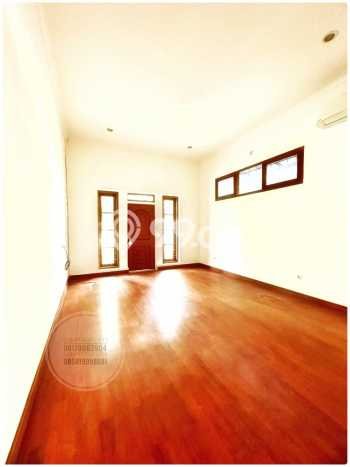 Rumah area Menteng, Lingkungan Asri, 2 KM Rumah area Menteng, Lingkungan Asri, 2 KM