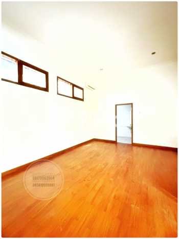 Rumah area Menteng, Lingkungan Asri, 2 KM Rumah area Menteng, Lingkungan Asri, 2 KM