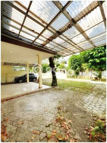 Rumah area Menteng, Lingkungan Asri, 2 KM Rumah area Menteng, Lingkungan Asri, 2 KM