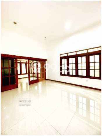 Rumah area Menteng, Lingkungan Asri, 2 KM Rumah area Menteng, Lingkungan Asri, 2 KM