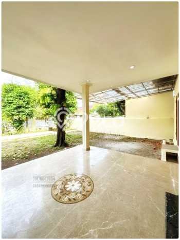 Rumah area Menteng, Lingkungan Asri, 2 KM Rumah area Menteng, Lingkungan Asri, 2 KM