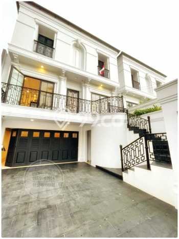 Rumah kawasan Cipete, Jakarta Selatan, LT 208m² Bangunan 485m² Rumah kawasan Cipete, Jakarta Selatan, LT 208m² Bangunan 485m²