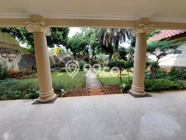 Jual Cepat Rumah dengan 4 Kamar Tidur dan 4 Kamar Mandi di Kawasan Kemang, Jakarta Selatan Jual Cepat Rumah dengan 4 Kamar Tidur dan 4 Kamar Mandi di Kawasan Kemang, Jakarta Selatan