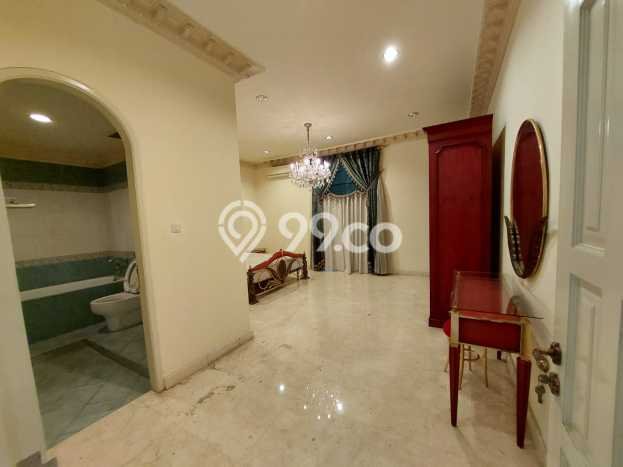 Jual Cepat Rumah dengan 4 Kamar Tidur dan 4 Kamar Mandi di Kawasan Kemang, Jakarta Selatan Jual Cepat Rumah dengan 4 Kamar Tidur dan 4 Kamar Mandi di Kawasan Kemang, Jakarta Selatan