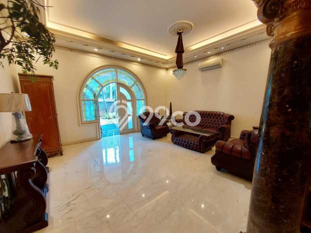 Jual Cepat Rumah dengan 4 Kamar Tidur dan 4 Kamar Mandi di Kawasan Kemang, Jakarta Selatan Jual Cepat Rumah dengan 4 Kamar Tidur dan 4 Kamar Mandi di Kawasan Kemang, Jakarta Selatan