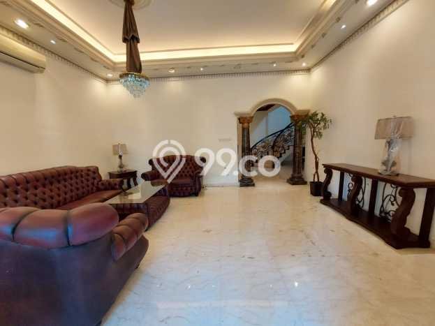 Jual Cepat Rumah dengan 4 Kamar Tidur dan 4 Kamar Mandi di Kawasan Kemang, Jakarta Selatan Jual Cepat Rumah dengan 4 Kamar Tidur dan 4 Kamar Mandi di Kawasan Kemang, Jakarta Selatan
