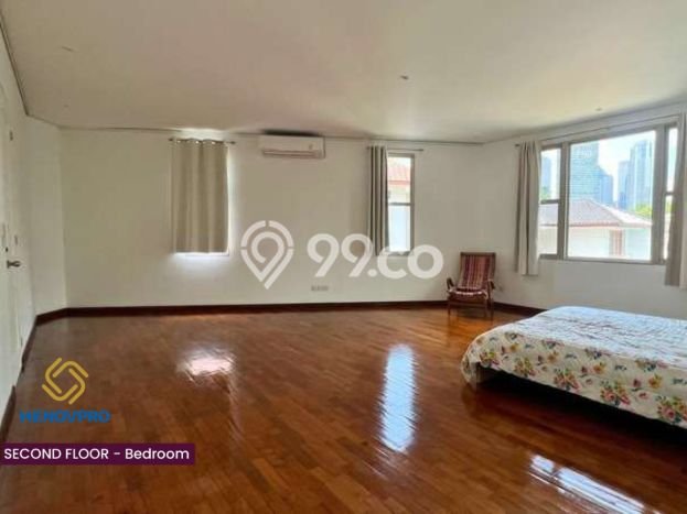 Jarang Ada! Rumah Kontrakan 5 Kamar Nyaman Siap Huni SCBD Jarang Ada! Rumah Kontrakan 5 Kamar Nyaman Siap Huni SCBD