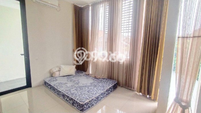 For Sale Rumah 3 Kamar Lokasi Ideal Nyaman dan Strategis di Rungkut For Sale Rumah 3 Kamar Lokasi Ideal Nyaman dan Strategis di Rungkut