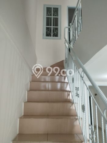 Disewakan! Rumah 3 Kamar Tidur &
3 Kamar Mandi di Cengkareng Barat, Jakarta Barat Disewakan! Rumah 3 Kamar Tidur &
3 Kamar Mandi di Cengkareng Barat, Jakarta Barat