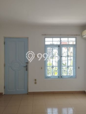 Disewakan! Rumah 3 Kamar Tidur &
3 Kamar Mandi di Cengkareng Barat, Jakarta Barat Disewakan! Rumah 3 Kamar Tidur &
3 Kamar Mandi di Cengkareng Barat, Jakarta Barat