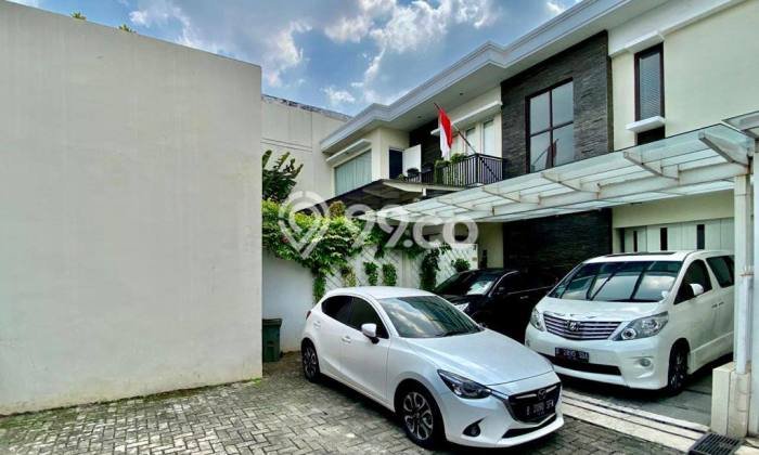 Ready to Use! Premium House LT 500m2 Desain Elegan di Duren Tiga Ready to Use! Premium House LT 500m2 Desain Elegan di Duren Tiga