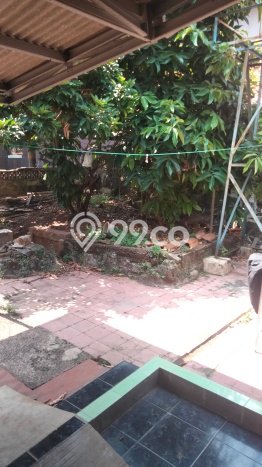 Rumah Lokasi Strategis area , Jakarta Timur, LT 217m2m² LB 300m2m² Rumah Lokasi Strategis area , Jakarta Timur, LT 217m2m² LB 300m2m²