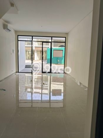 Ruko Disewa di Tangerang dengan LB 220m2 Area Komersial Ramai Ruko Disewa di Tangerang dengan LB 220m2 Area Komersial Ramai