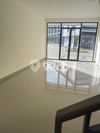 Ruko Disewa di Tangerang dengan LB 438m2 Area Komersial Ramai Ruko Disewa di Tangerang dengan LB 438m2 Area Komersial Ramai