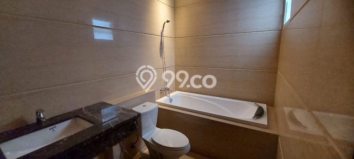 Disewakan! Rumah 3 Kamar Tidur &
2 Kamar Mandi di Kemang, Jakarta Selatan Disewakan! Rumah 3 Kamar Tidur &
2 Kamar Mandi di Kemang, Jakarta Selatan