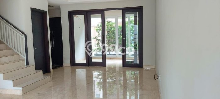 Disewakan! Rumah 3 Kamar Tidur &
2 Kamar Mandi di Kemang, Jakarta Selatan Disewakan! Rumah 3 Kamar Tidur &
2 Kamar Mandi di Kemang, Jakarta Selatan