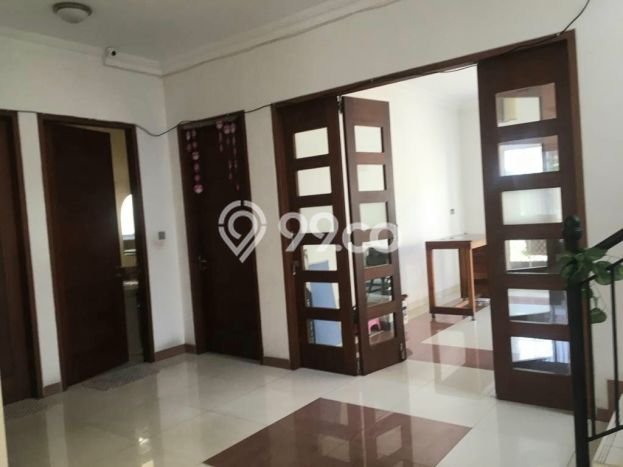 Hunian Elit LB 385m2 Siap Pakai Desain Elegan di Modernland, Tangerang Hunian Elit LB 385m2 Siap Pakai Desain Elegan di Modernland, Tangerang