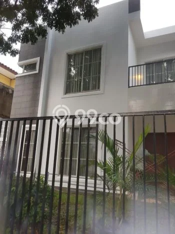 Hunian Elit LB 385m2 Siap Pakai Desain Elegan di Modernland, Tangerang Hunian Elit LB 385m2 Siap Pakai Desain Elegan di Modernland, Tangerang