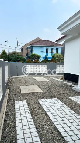 For Sale! Luxury House LT 271m2 Desain Modern di Taman Royal For Sale! Luxury House LT 271m2 Desain Modern di Taman Royal