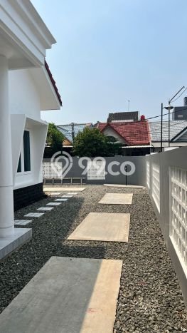 For Sale! Luxury House LT 271m2 Desain Modern di Taman Royal For Sale! Luxury House LT 271m2 Desain Modern di Taman Royal