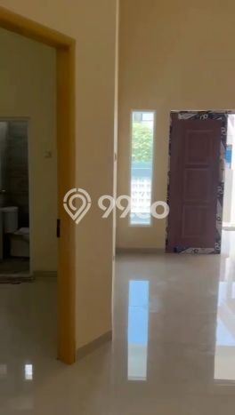 For Sale! Luxury House LT 271m2 Desain Modern di Taman Royal For Sale! Luxury House LT 271m2 Desain Modern di Taman Royal