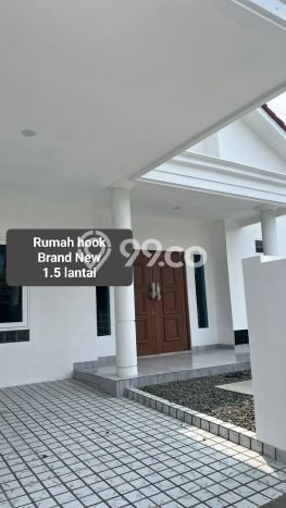 For Sale! Luxury House LT 271m2 Desain Modern di Taman Royal For Sale! Luxury House LT 271m2 Desain Modern di Taman Royal