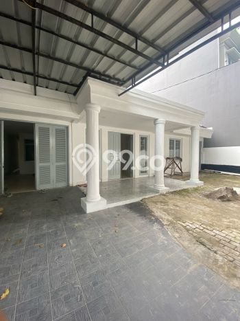 PREMIUM LIVING! Rumah di Senopati, 3 KT, Area Berkembang, Luas 320m² LB 250m² PREMIUM LIVING! Rumah di Senopati, 3 KT, Area Berkembang, Luas 320m² LB 250m²