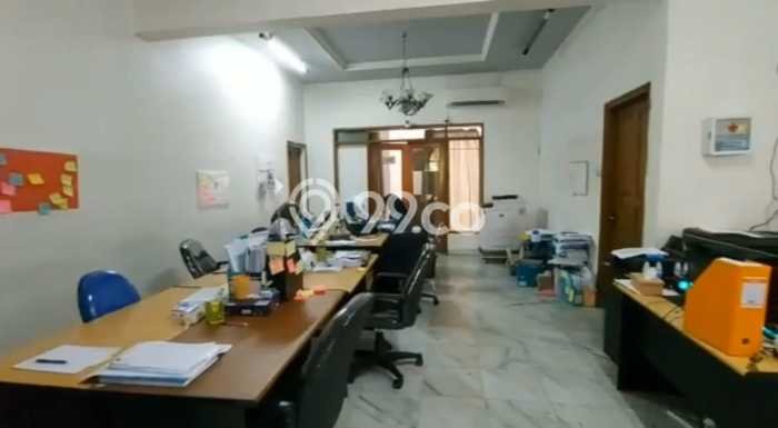 Rumah Mewah LB 300m2 Siap Huni Desain Elegan di Senopati, Jakarta Selatan Rumah Mewah LB 300m2 Siap Huni Desain Elegan di Senopati, Jakarta Selatan