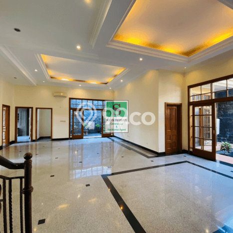Rumah Mewah LB 334m2 Siap Pakai Desain Elegan di Ciganjur, Jakarta Selatan Rumah Mewah LB 334m2 Siap Pakai Desain Elegan di Ciganjur, Jakarta Selatan
