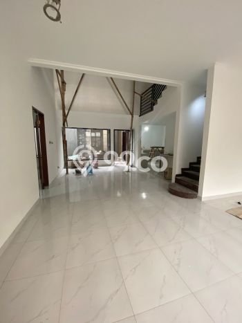 Rumah Elit Modern Tanpa Renovasi di Senopati Jakarta Selatan Rumah Elit Modern Tanpa Renovasi di Senopati Jakarta Selatan
