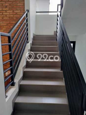 Rumah Elit LB 192m2 Siap Pakai Desain Elegan di Patal Senayan, Jakarta Selatan Rumah Elit LB 192m2 Siap Pakai Desain Elegan di Patal Senayan, Jakarta Selatan