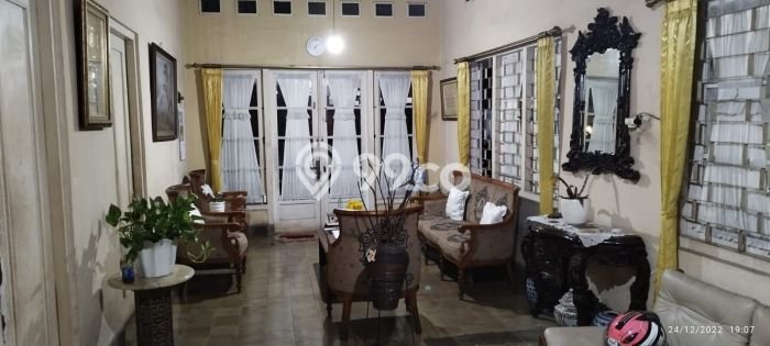 Ready to Use! Luxury House LT 388m2 Desain Elegan di Cijantung Ready to Use! Luxury House LT 388m2 Desain Elegan di Cijantung