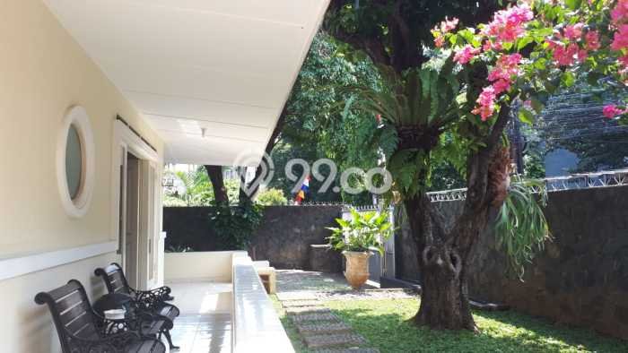 Dijual Rumah Premium dengan Fasilitas Sekitar Komplit di Cilandak, Jakarta Selatan Dijual Rumah Premium dengan Fasilitas Sekitar Komplit di Cilandak, Jakarta Selatan