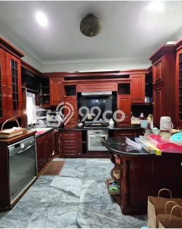 Ready to Use! Luxury House LT 401m2 Desain Elegan di Senopati Ready to Use! Luxury House LT 401m2 Desain Elegan di Senopati