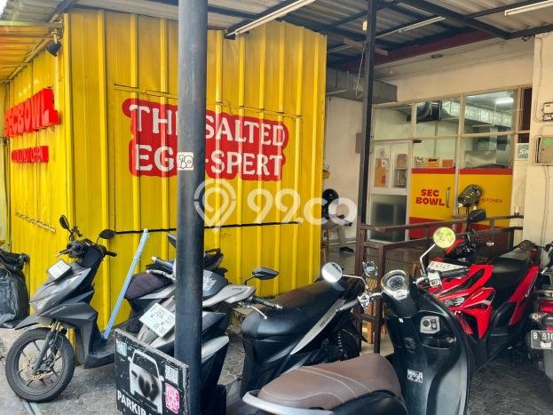 Komersial Strategis Kawasan Senopati, Luas 400m², Lokasi Jalan Utama Komersial Strategis Kawasan Senopati, Luas 400m², Lokasi Jalan Utama