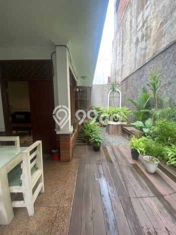 Siap Huni Rumah Mewah 4 Kamar di Kebayoran Baru Dekat ke Mana Pun Siap Huni Rumah Mewah 4 Kamar di Kebayoran Baru Dekat ke Mana Pun