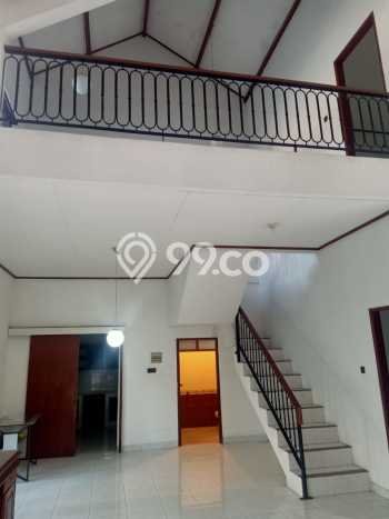 Rumah Nyaman di Cilandak, 2 KM, Area Strategis, LT 200m2m² Bangunan 200m2m² Rumah Nyaman di Cilandak, 2 KM, Area Strategis, LT 200m2m² Bangunan 200m2m²