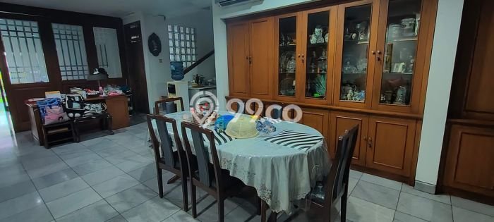 Rumah Luxury Modern Siap Huni di Senopati Jakarta Selatan Rumah Luxury Modern Siap Huni di Senopati Jakarta Selatan