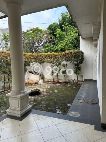 Rumah Luxury Modern Tanpa Renovasi di Pondok Indah Jakarta Selatan Rumah Luxury Modern Tanpa Renovasi di Pondok Indah Jakarta Selatan